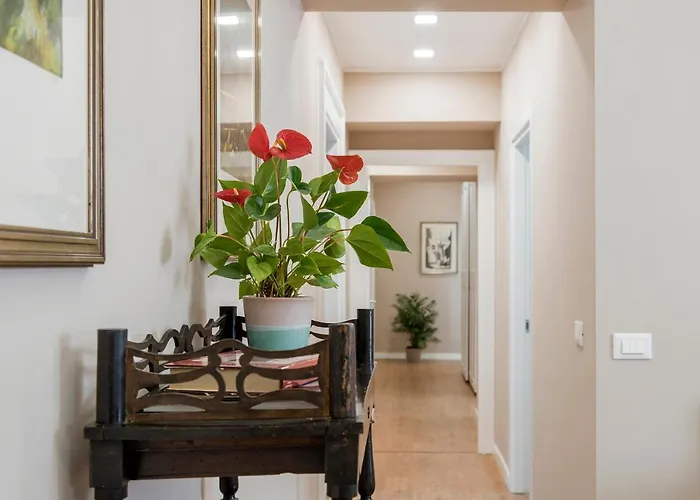 "elegant 4br In Historic Palazzo Vatican Steps" * Rzym