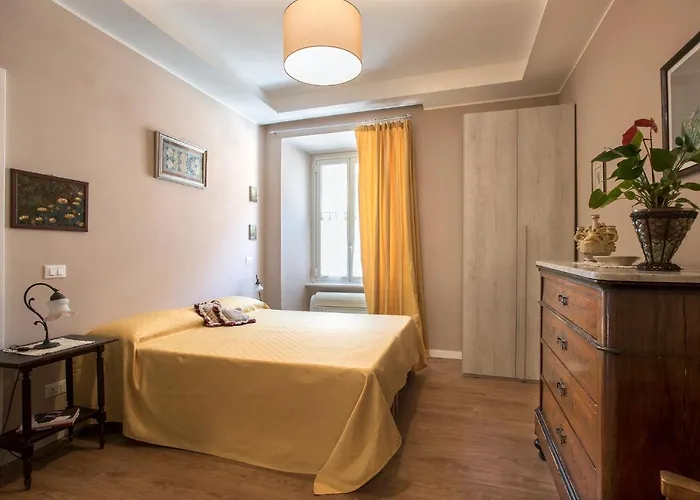 "elegant 4br In Historic Palazzo Vatican Steps" Rzym