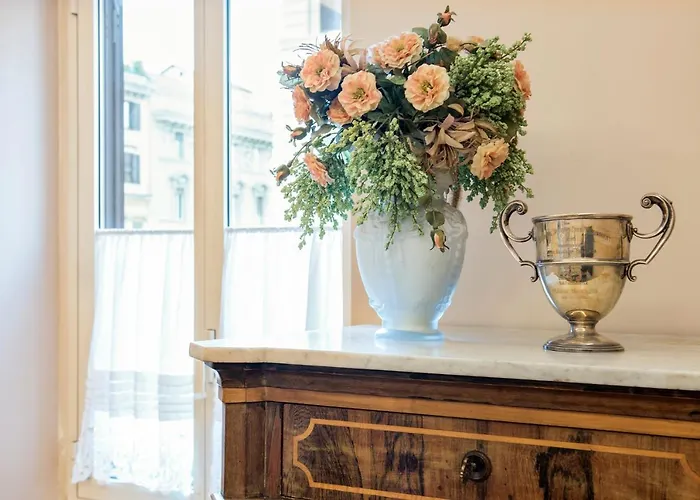 "elegant 4br In Historic Palazzo Vatican Steps" *