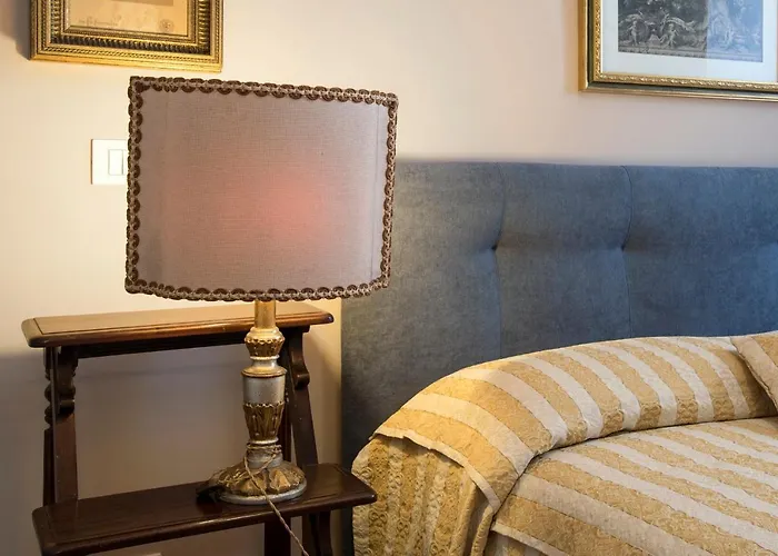 "elegant 4br In Historic Palazzo Vatican Steps" *
